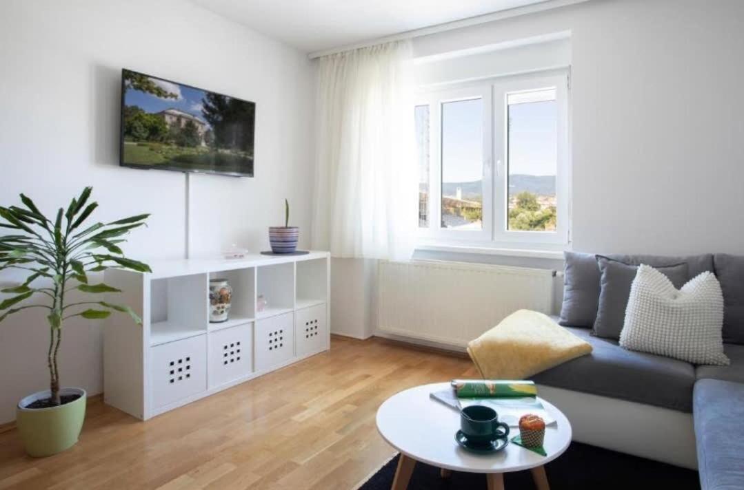 Tesla Apartment Urban Stay Загреб Экстерьер фото