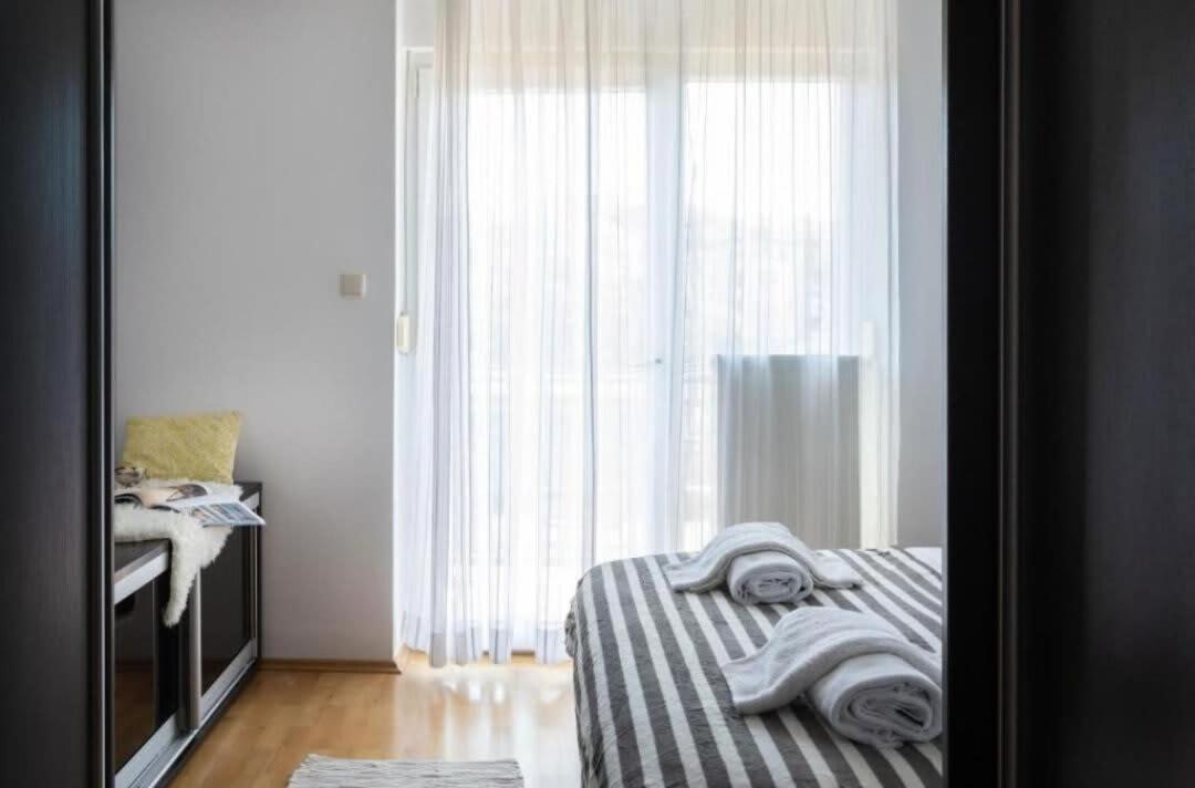 Tesla Apartment Urban Stay Загреб Экстерьер фото